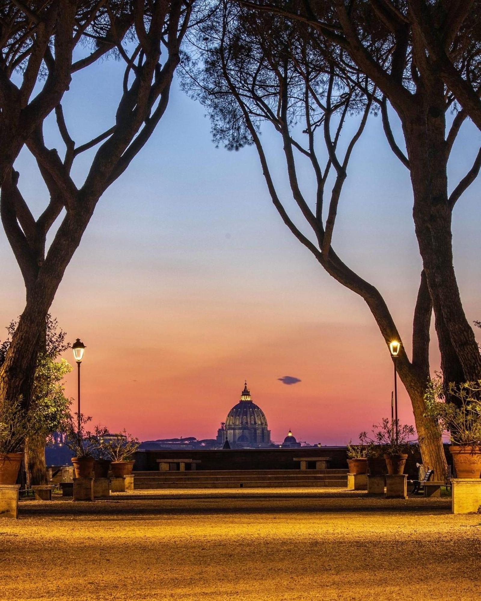 Gateway To Rome's Treasures * Rome